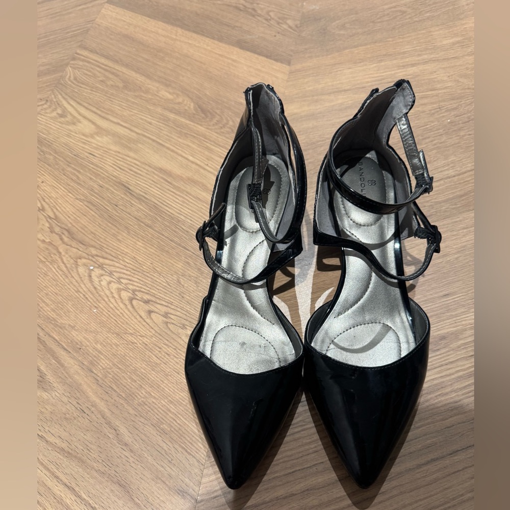 Black Pointed Ankle-Strap Women's Flats bandolino